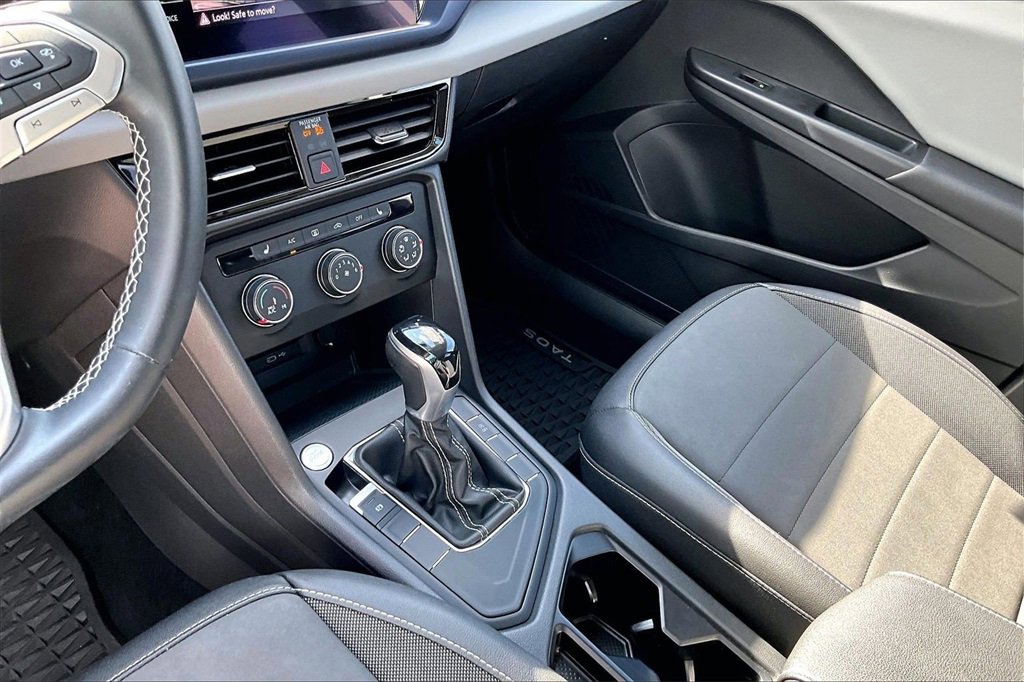 Certified 2022 Volkswagen Taos SE image 23