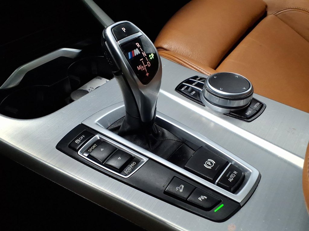 Used 2018 BMW X4 M40i image 16