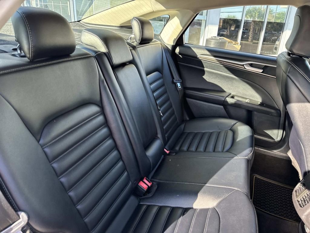 Used 2020 Ford Fusion SEL FWD image 10