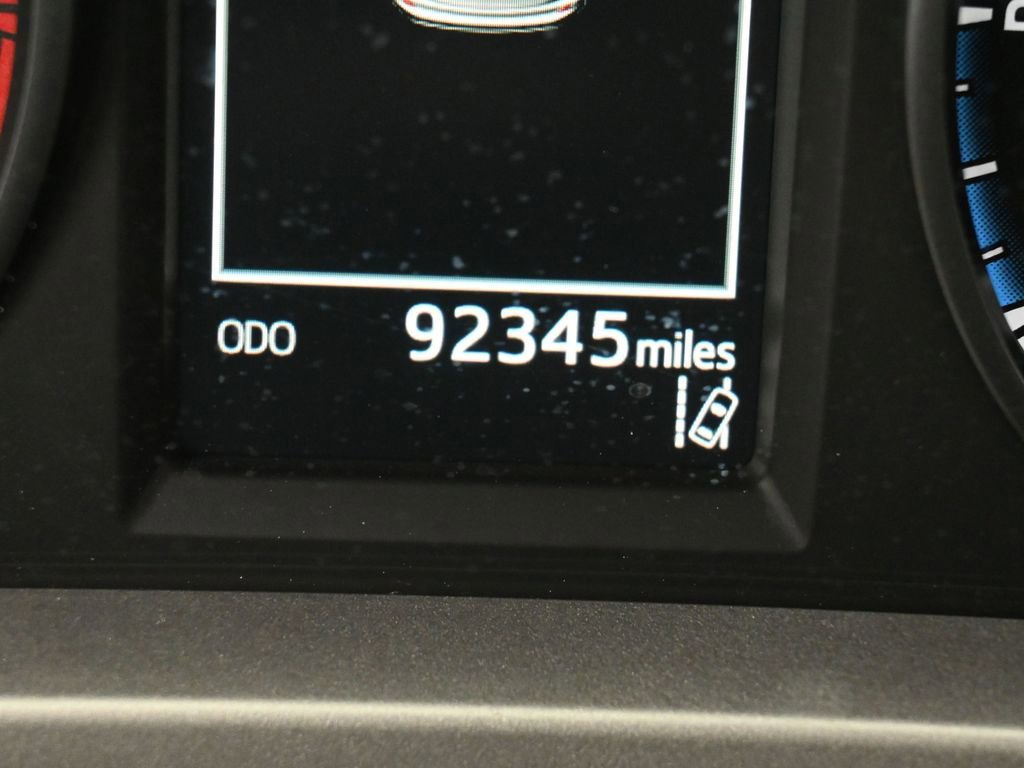 Used 2017 Toyota RAV4 LE image 29