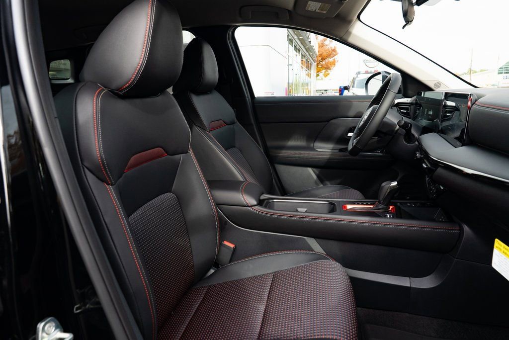 New 2026 Nissan Kicks SR w/ Cold Weather Package image 24