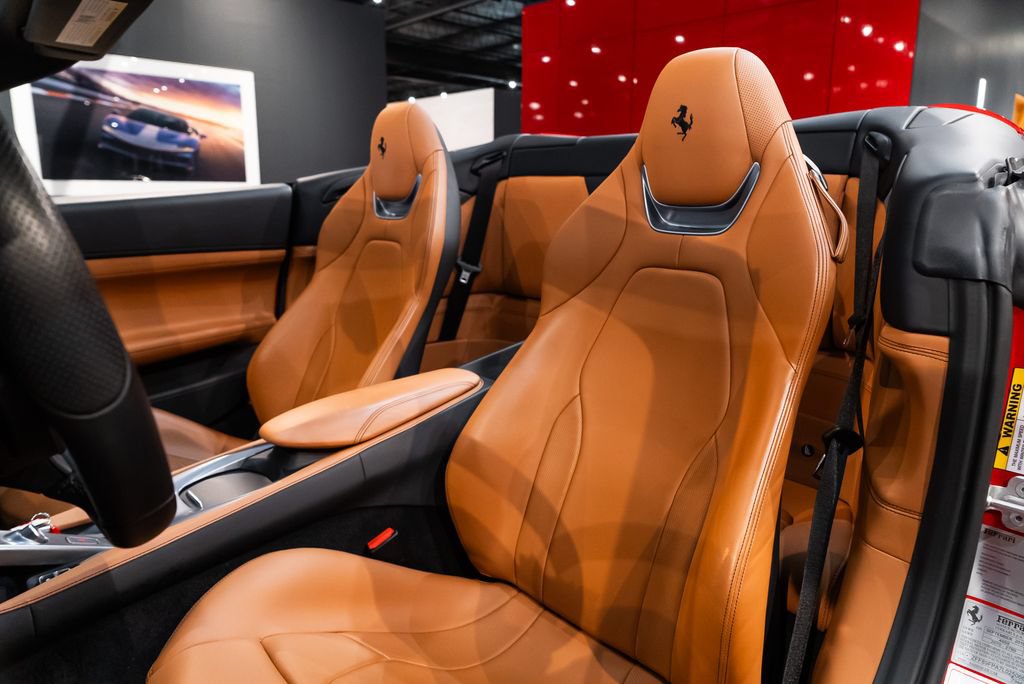 Certified 2020 Ferrari Portofino RWD image 4