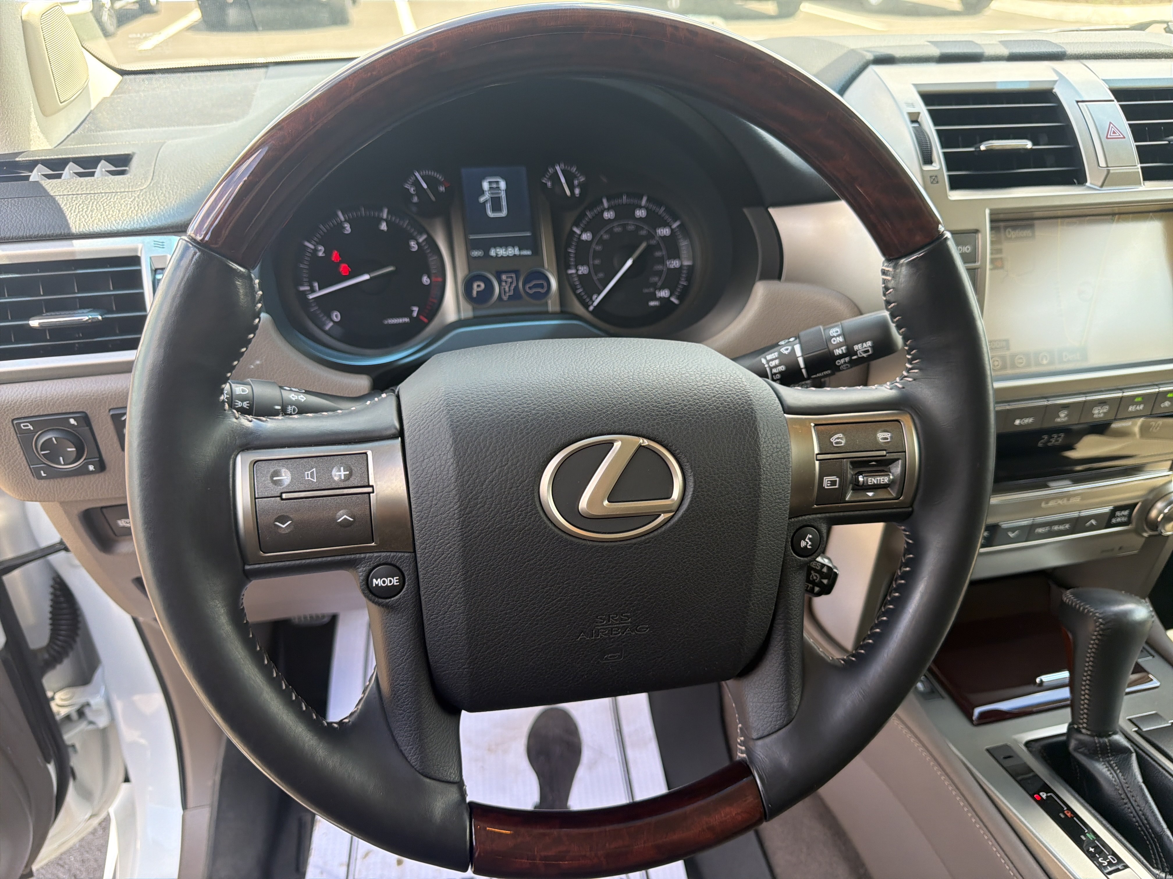 Used 2018 Lexus GX 460 Premium AWD/4WD image 34