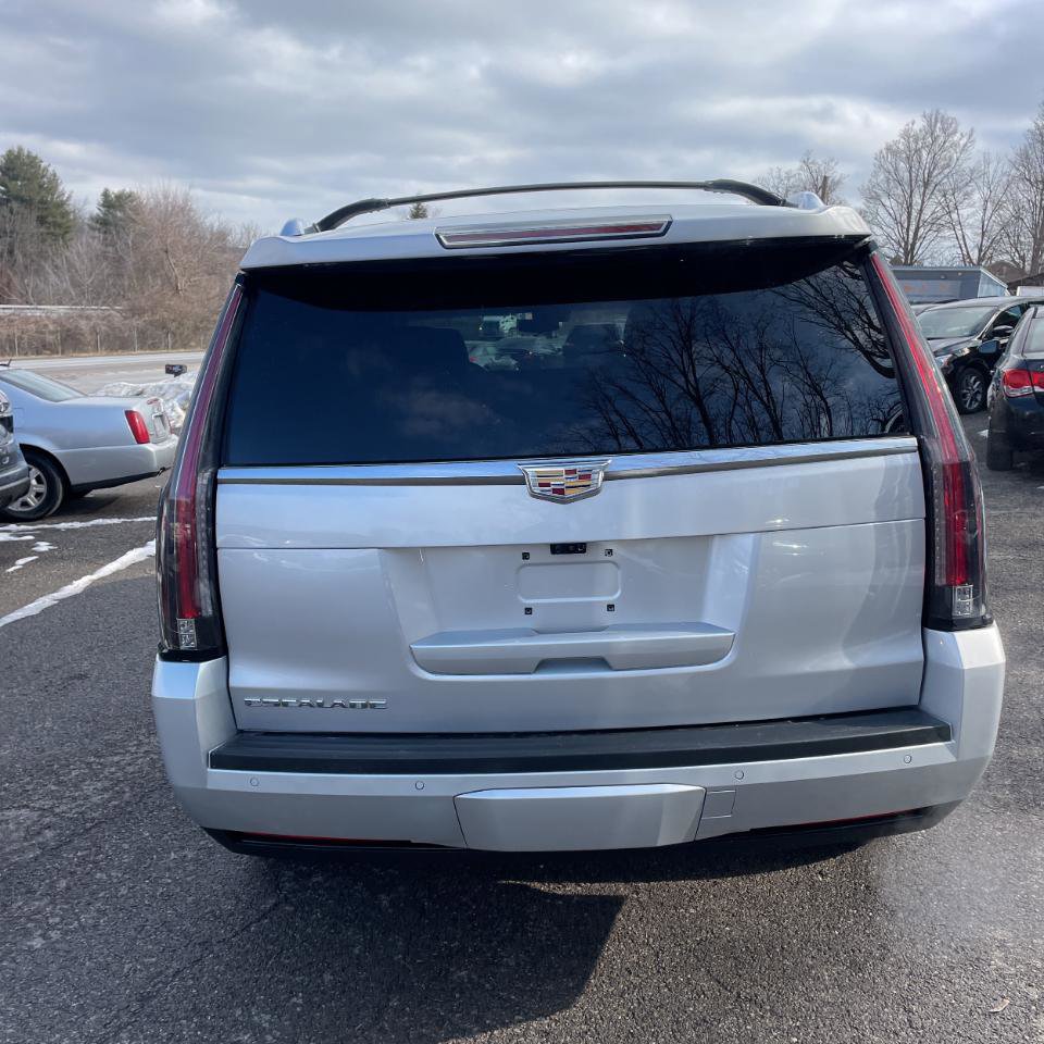 Used 2019 Cadillac Escalade Premium Luxury image 14