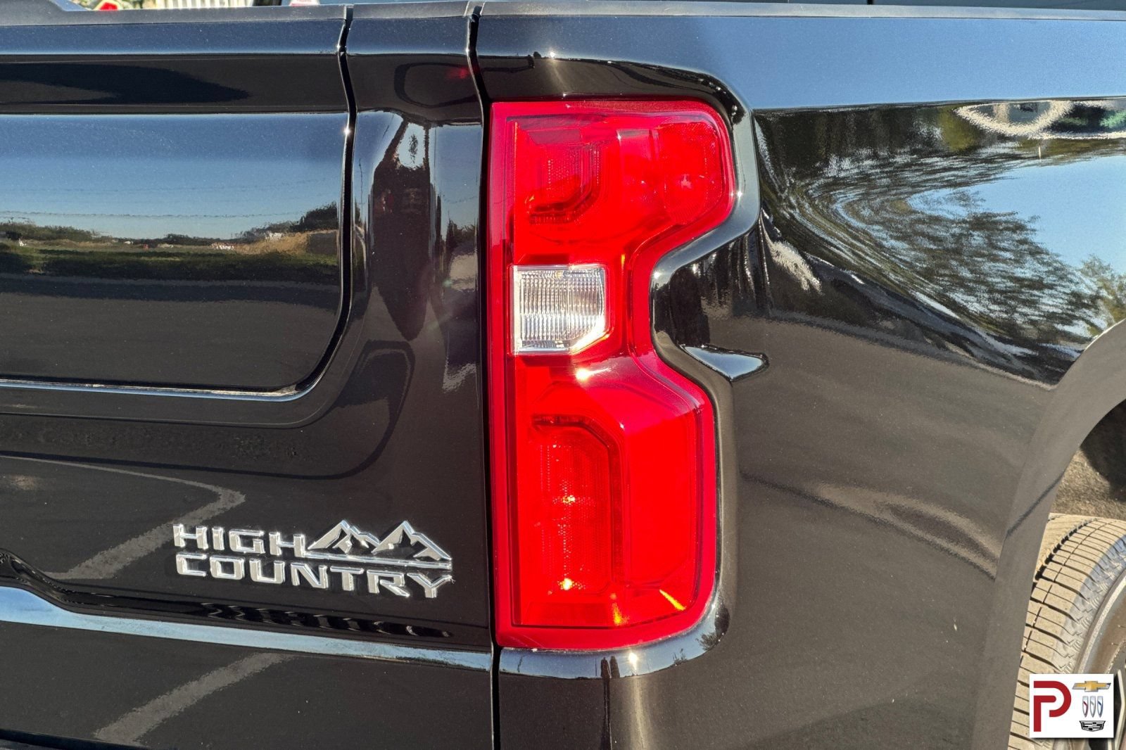 Certified 2024 Chevrolet Silverado 1500 High Country AWD/4WD image 32