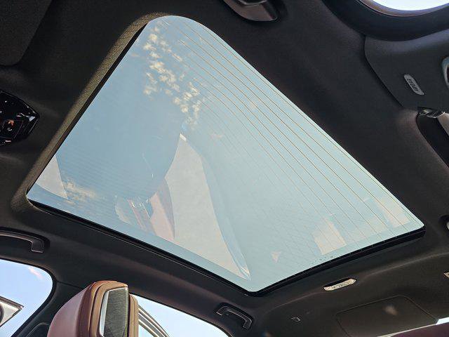 New 2026 BMW 750e xDrive image 30