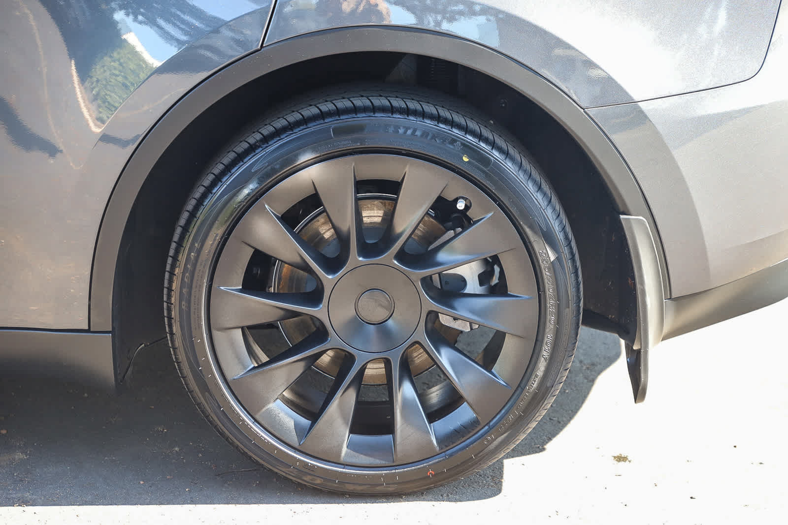 Used 2023 Tesla Model Y Long Range AWD/4WD image 10