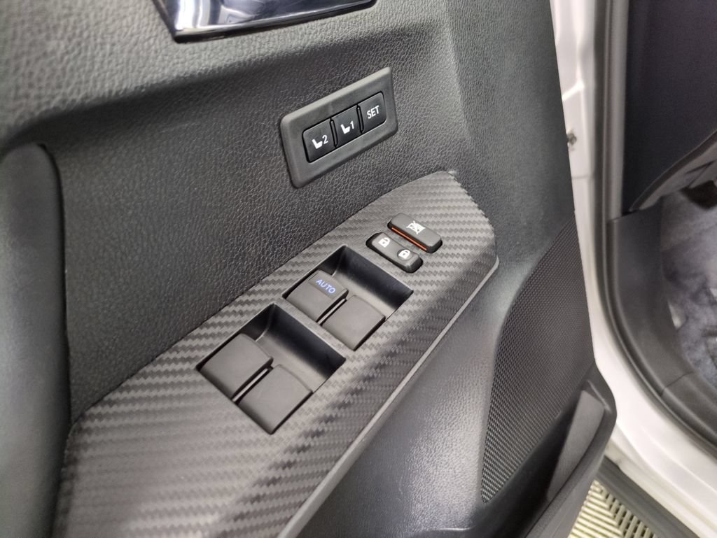 Used 2015 Toyota RAV4 Limited AWD/4WD image 13