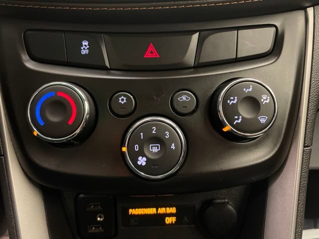 Used 2019 Chevrolet Trax LT w/ LT Convenience Package FWD image 23