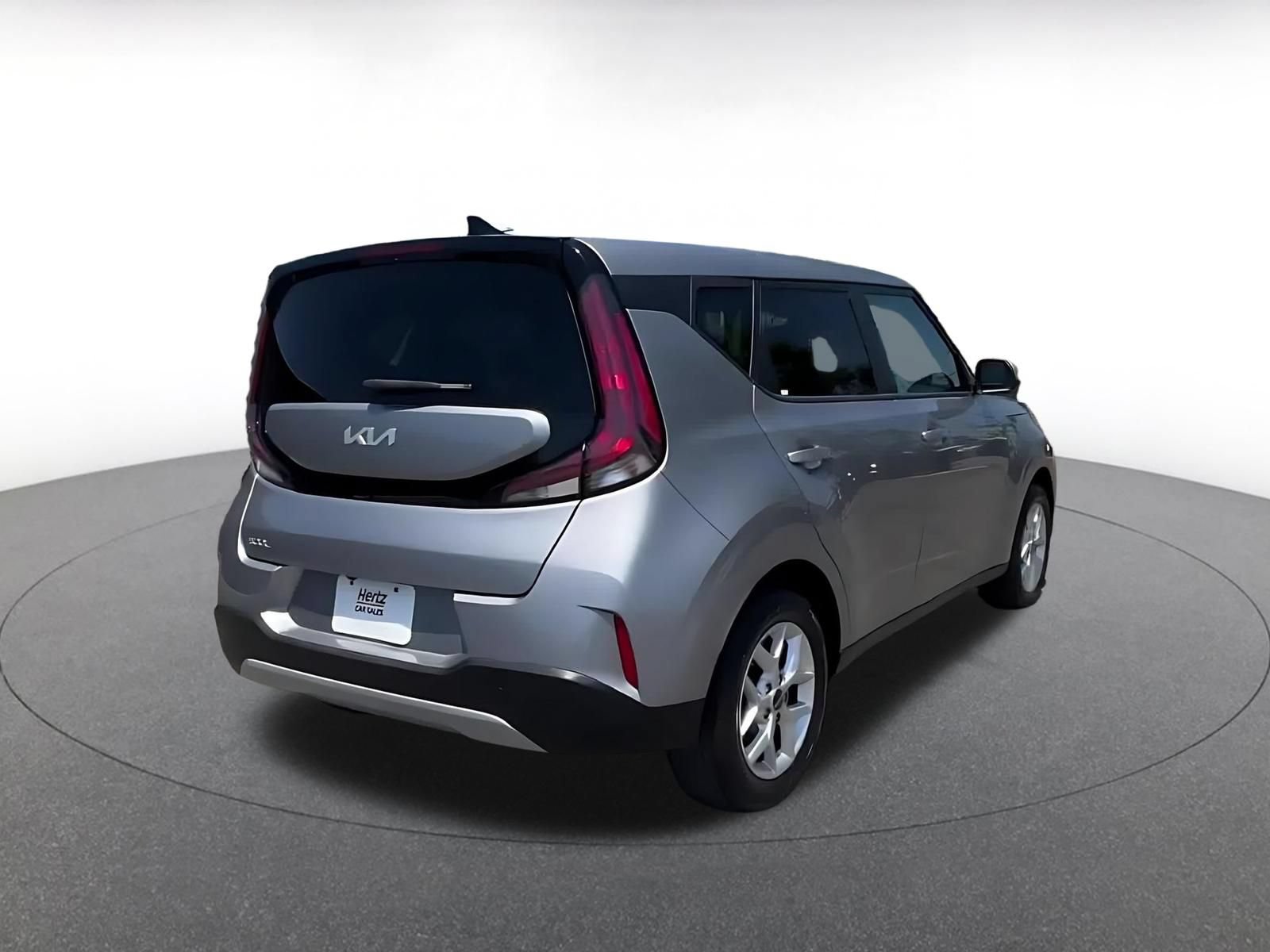 Used 2025 Kia Soul LX w/ LX Technology Package FWD image 15