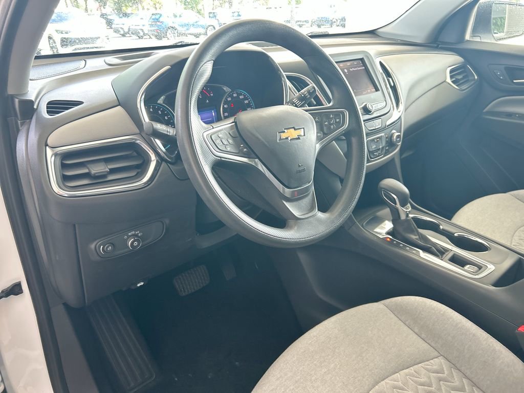 Used 2022 Chevrolet Equinox LS w/ LS Convenience Package FWD image 14
