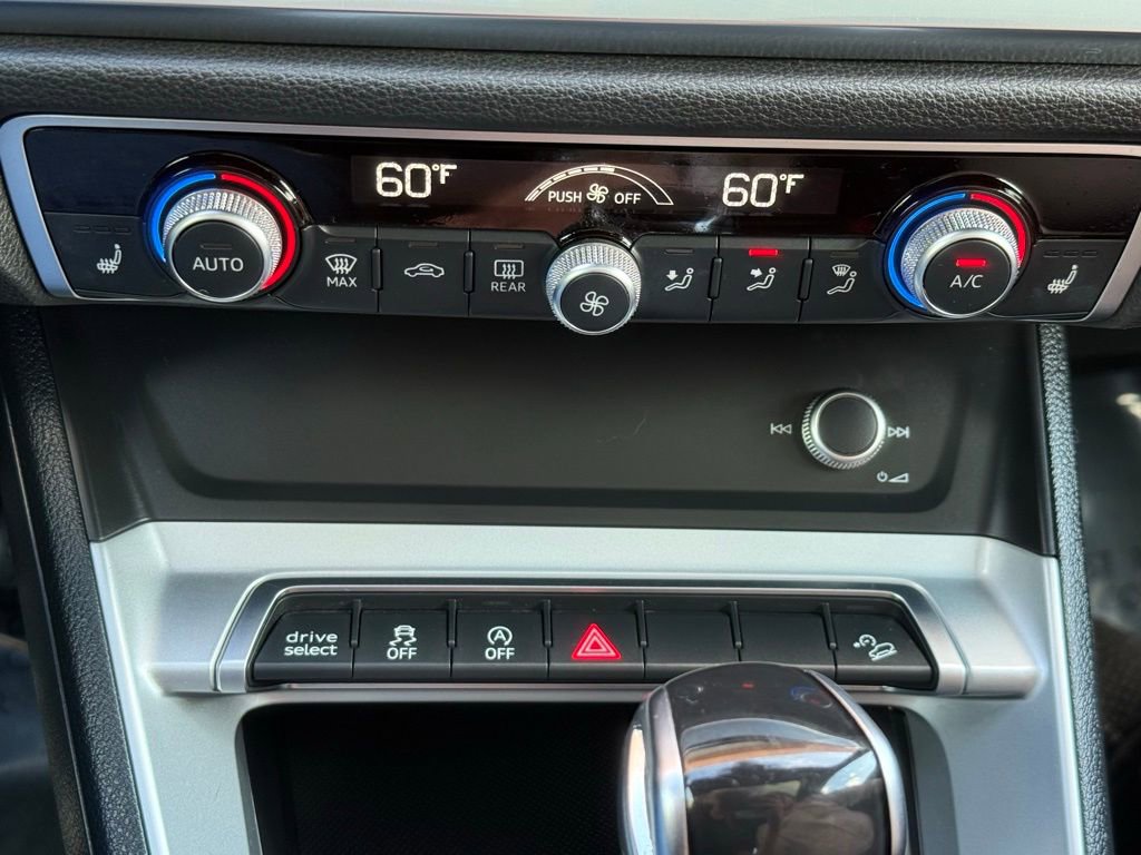 Used 2020 Audi Q3 2.0T Premium image 30