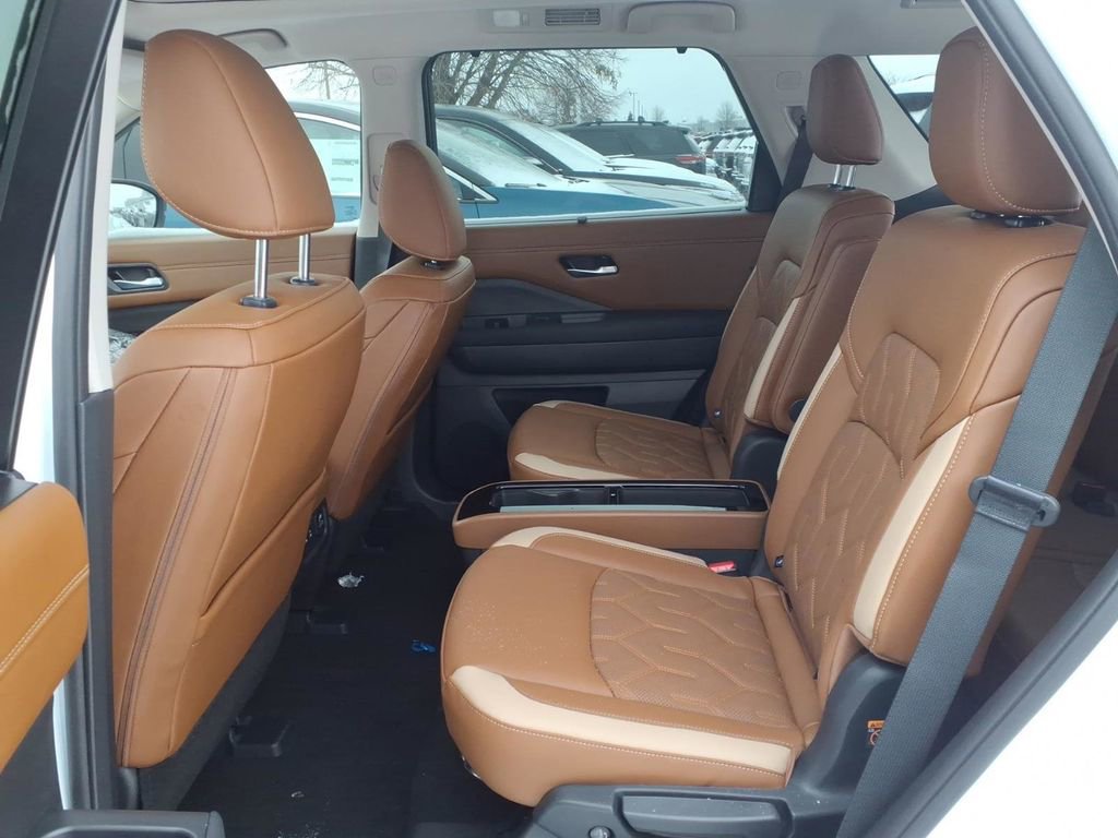New 2026 Nissan Pathfinder Platinum image 29