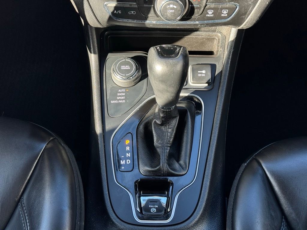 Used 2019 Jeep Cherokee Latitude Plus image 41