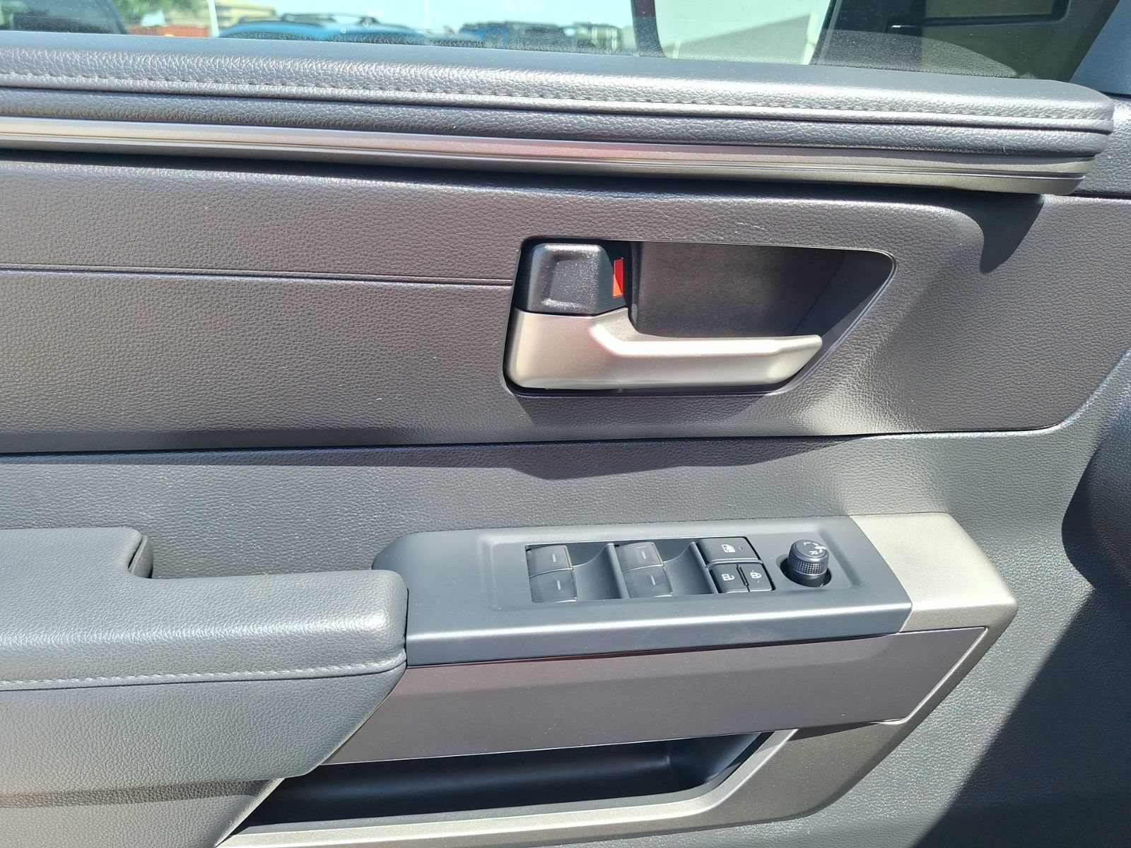 Used 2025 Toyota Tundra SR5 AWD/4WD image 17