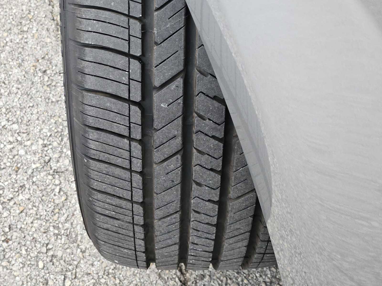 Used 2019 Toyota Camry SE w/ Sunroof Package image 10