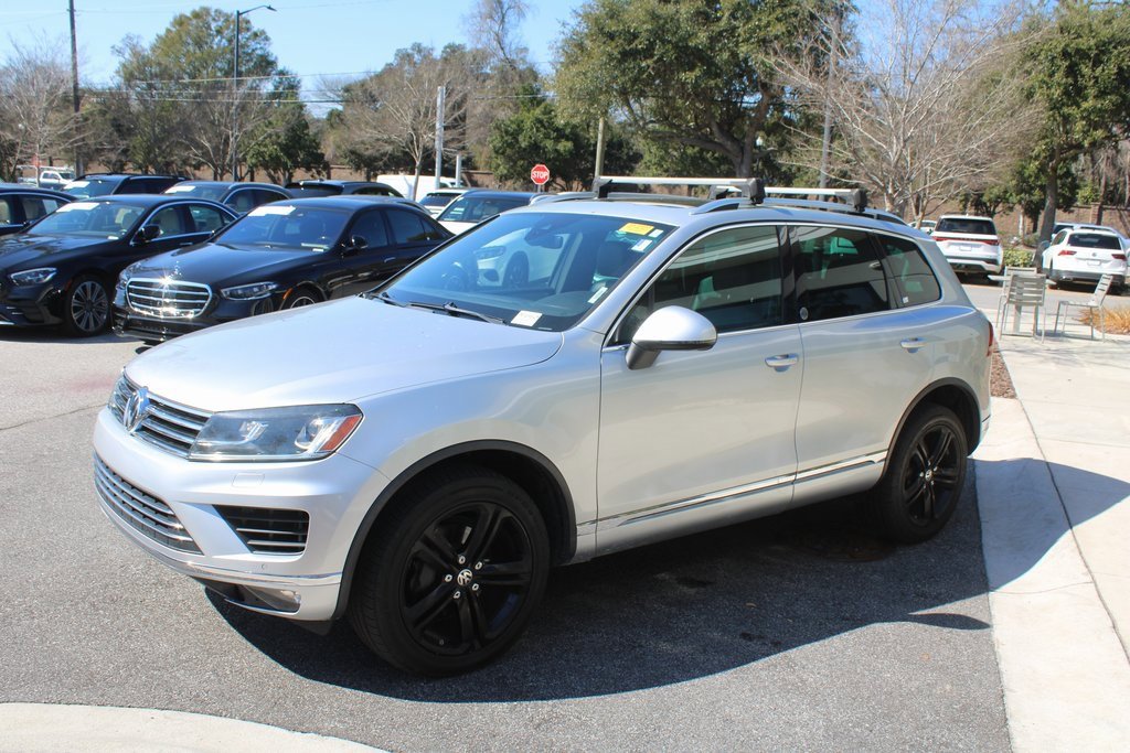 Used 2017 Volkswagen Touareg Wolfsburg Edition image 14