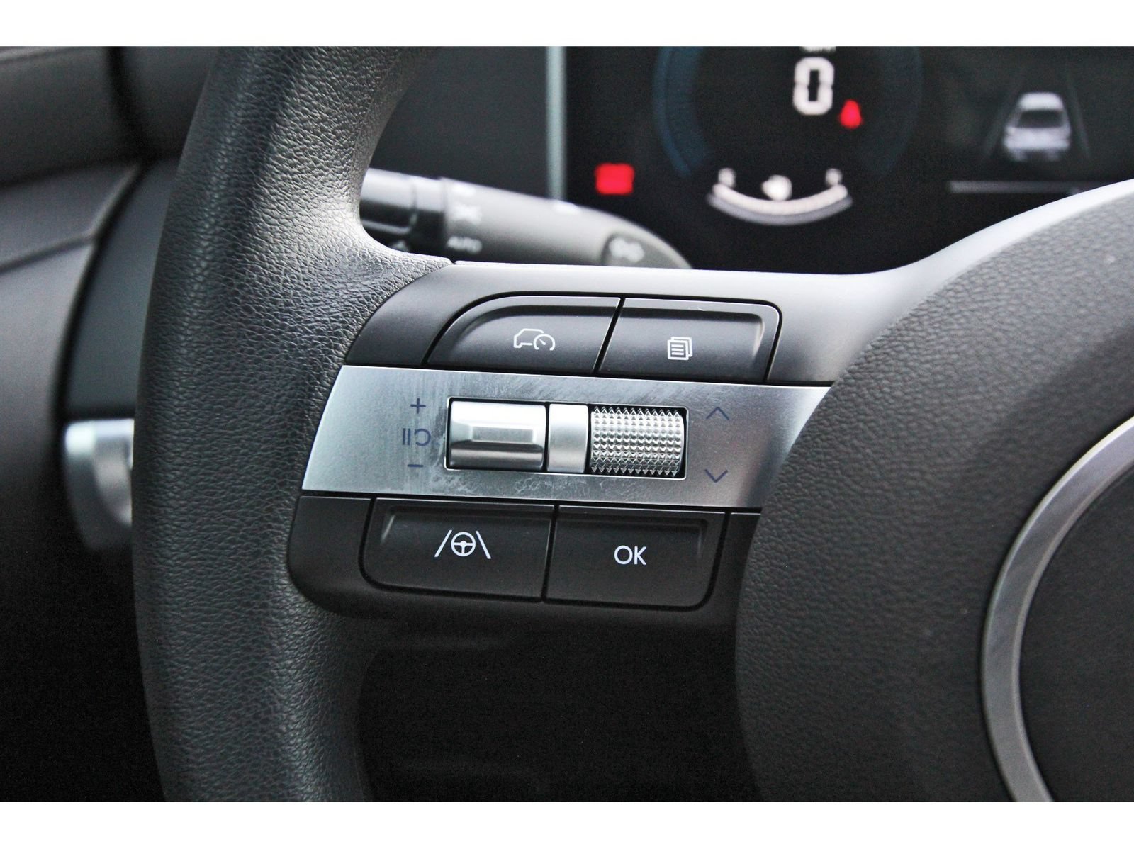 Certified 2026 Hyundai Santa Cruz SEL FWD image 17