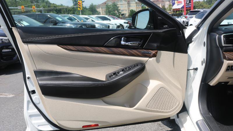 Used 2018 Nissan Maxima Platinum FWD image 8