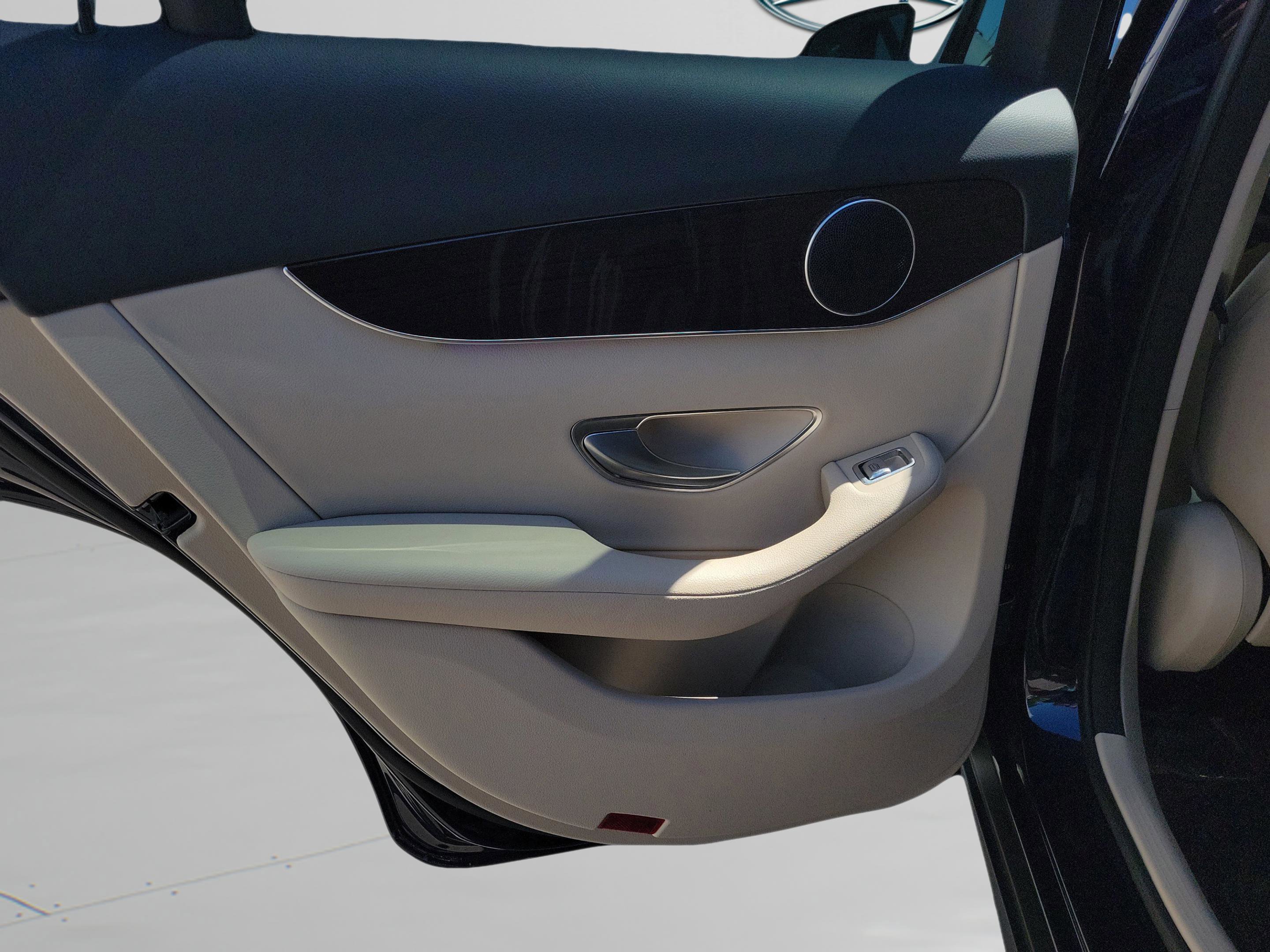 Certified 2022 Mercedes-Benz GLC 300 image 10
