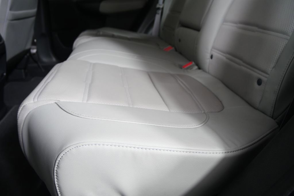 Used 2017 Honda CR-V Touring image 15