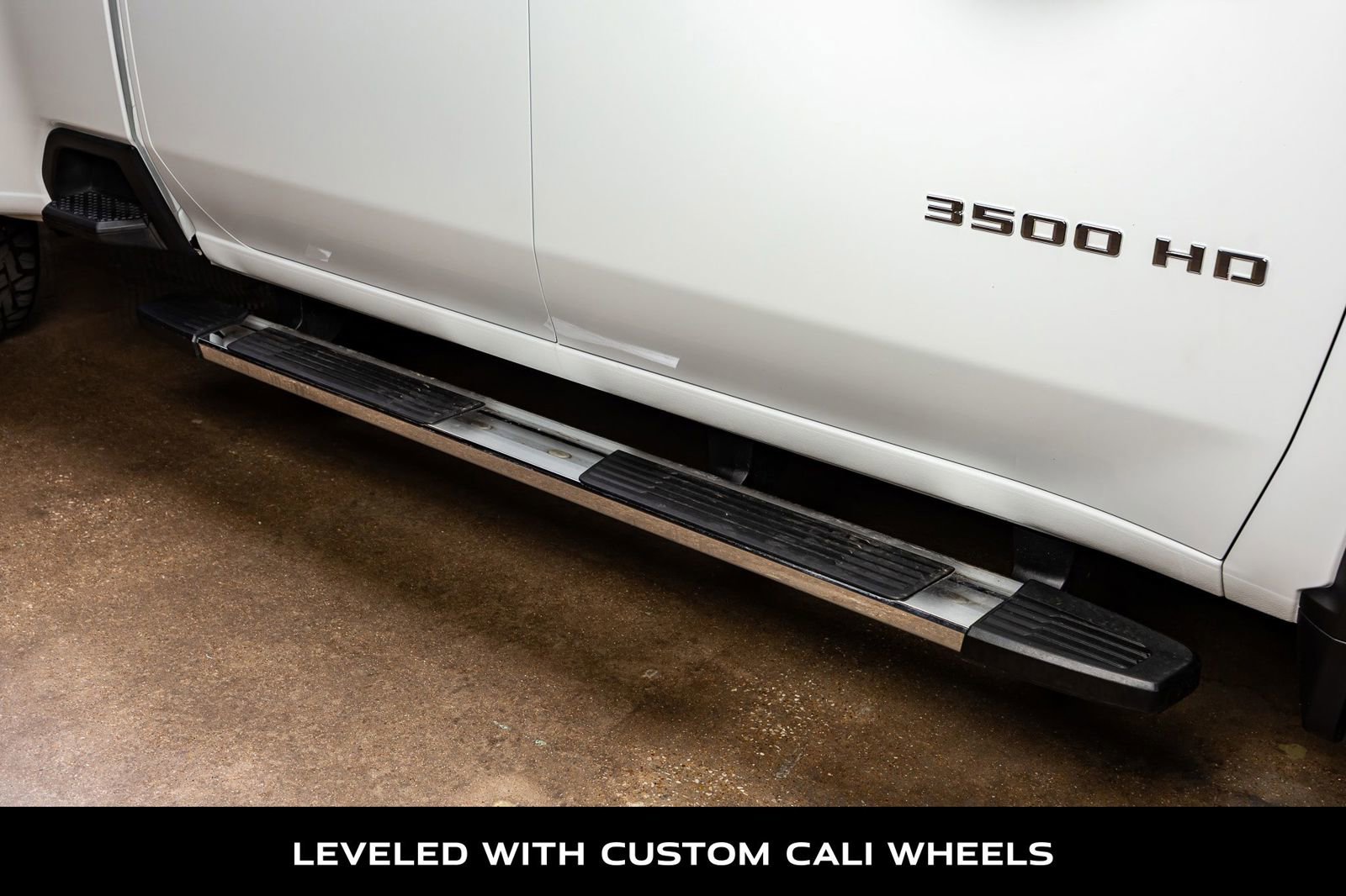 Used 2025 Chevrolet Silverado 3500 LTZ w/ LTZ Plus Package image 12