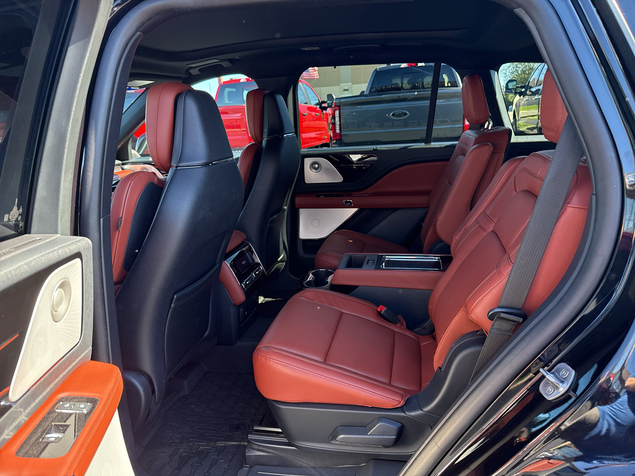 Used 2025 Lincoln Aviator Reserve w/ Equipment Group 201A AWD/4WD image 25