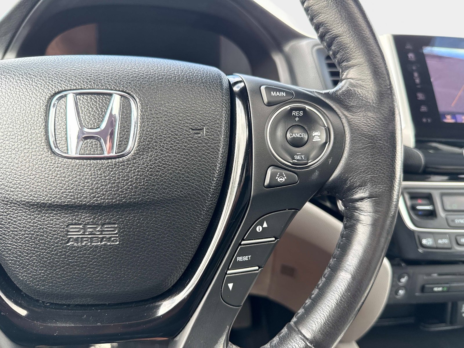 Used 2018 Honda Pilot Elite image 30