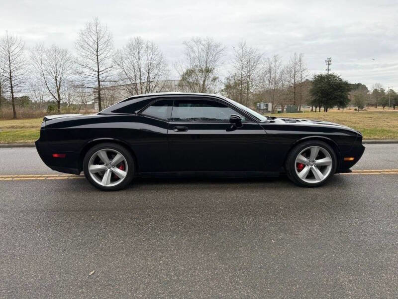 Used 2010 Dodge Challenger SRT8 RWD image 10
