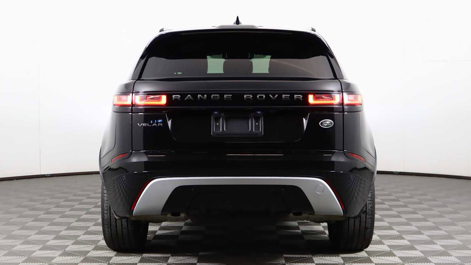 Used 2022 Land Rover Range Rover Velar R-Dynamic S image 6