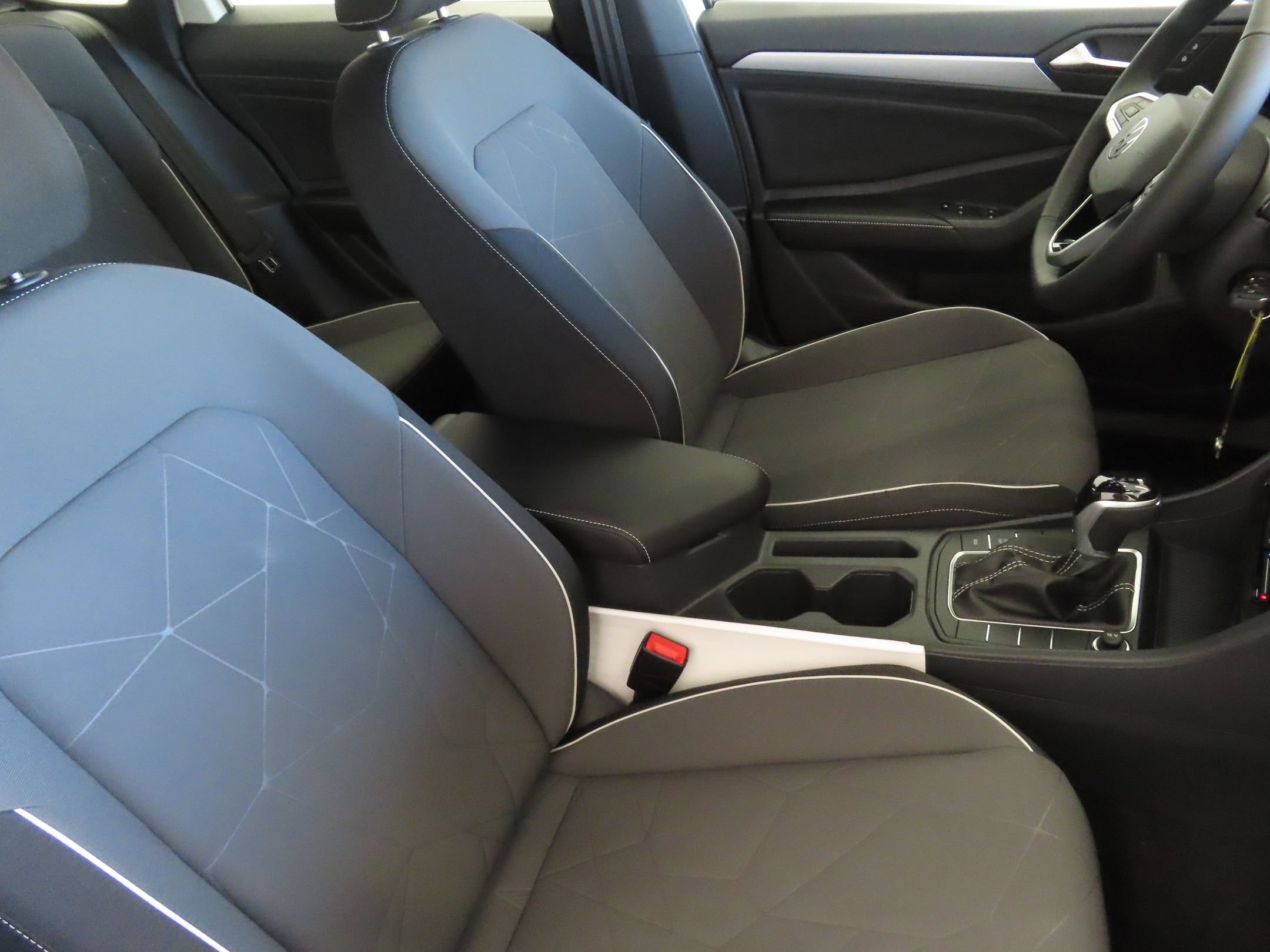 Used 2026 Volkswagen Jetta Sport FWD image 25