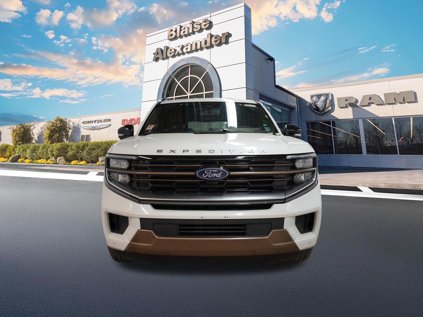 Used 2025 Ford Expedition King Ranch AWD/4WD image 13