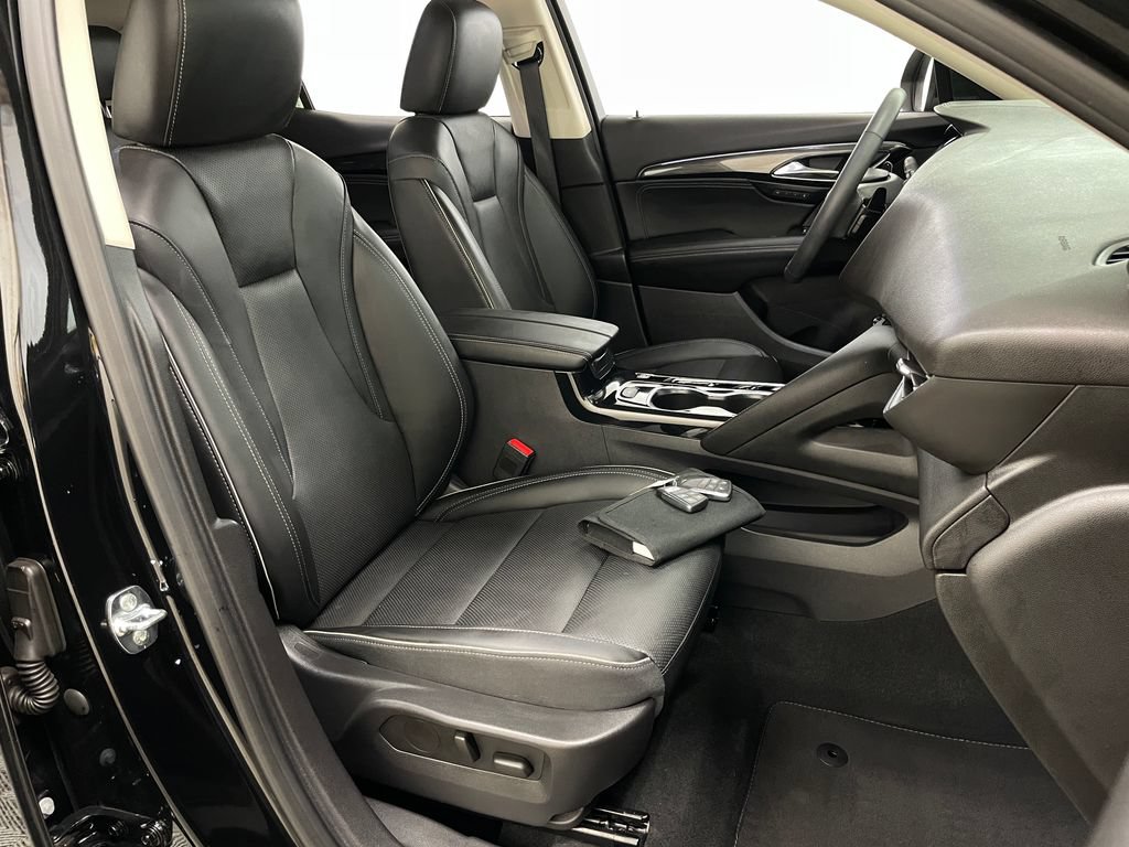Used 2023 Buick Envision Essence AWD/4WD image 39