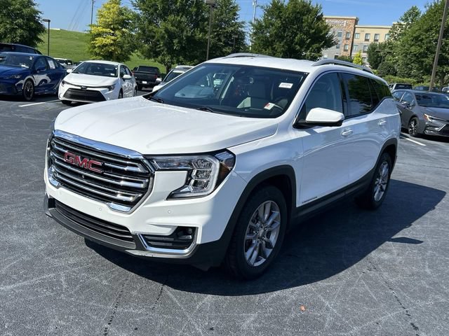 Used 2023 GMC Terrain SLT w/ Tech Package AWD/4WD image 8
