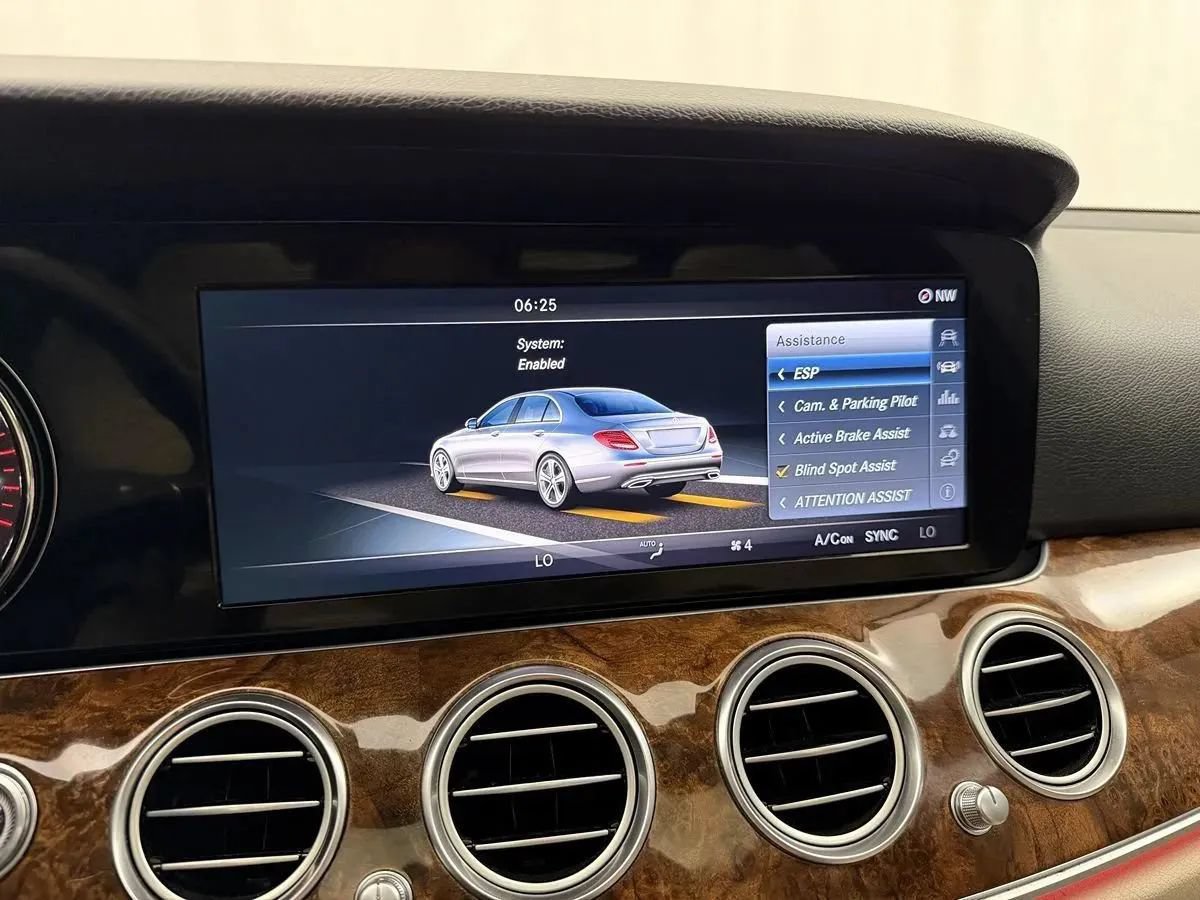 Used 2017 Mercedes-Benz E 300 4MATIC image 20
