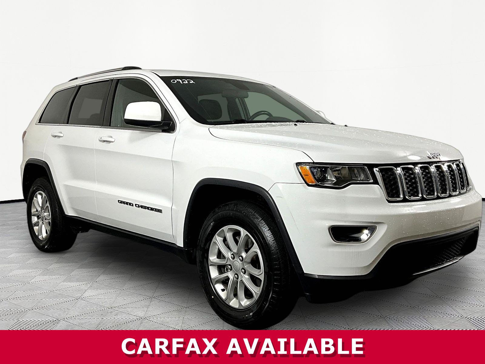 Used 2021 Jeep Grand Cherokee Laredo AWD/4WD image 3