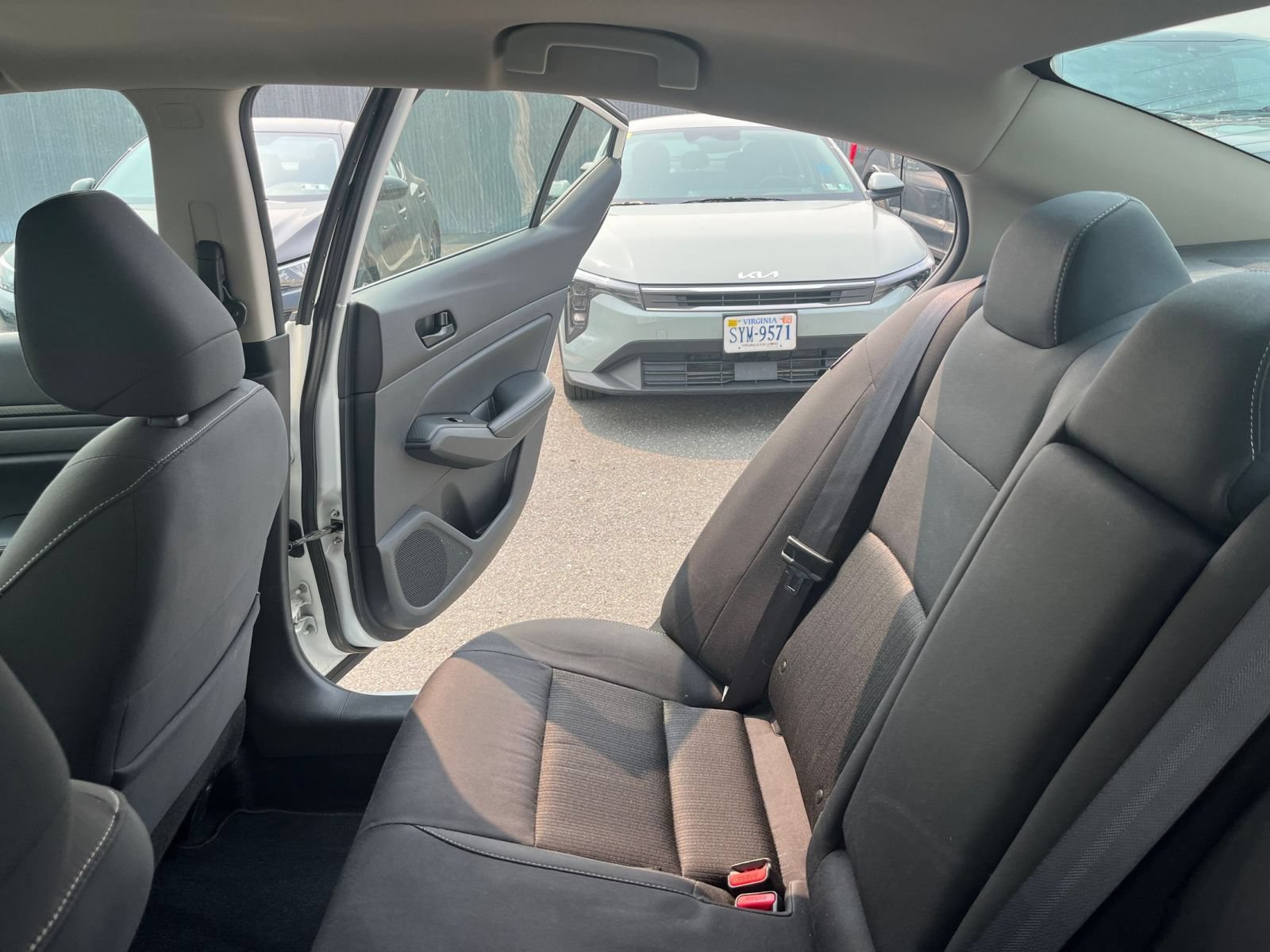 Used 2025 Nissan Altima 2.5 SV FWD image 39