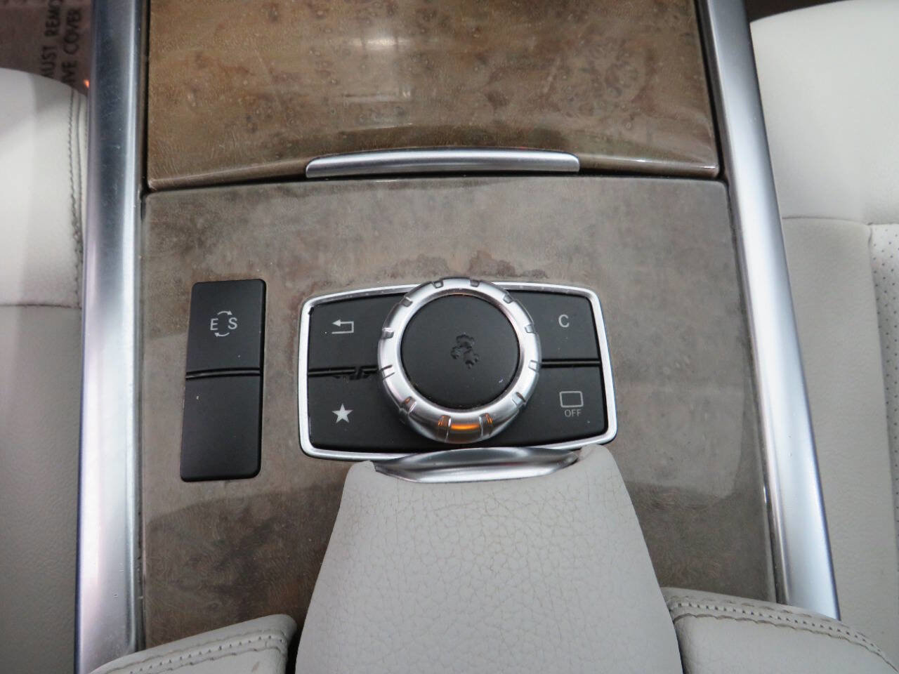 Used 2016 Mercedes-Benz E 350 Sedan w/ Premium Package image 25