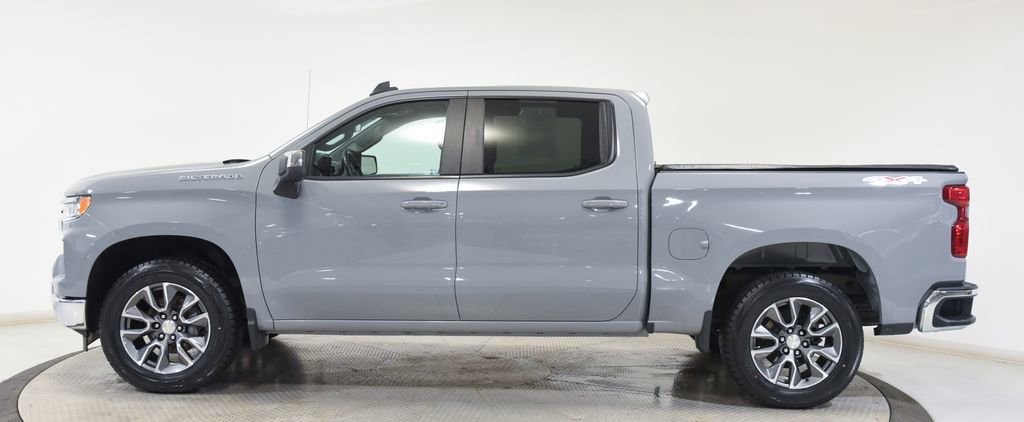 Used 2024 Chevrolet Silverado 1500 LT AWD/4WD image 11