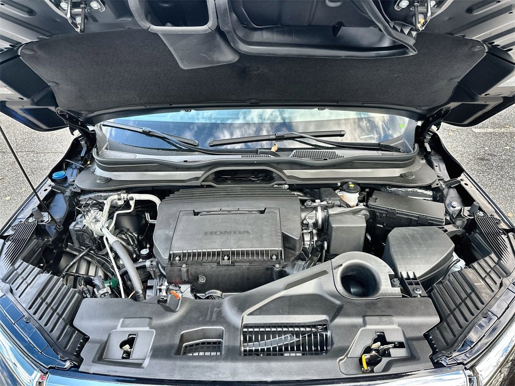 New 2025 Honda Pilot Touring image 18