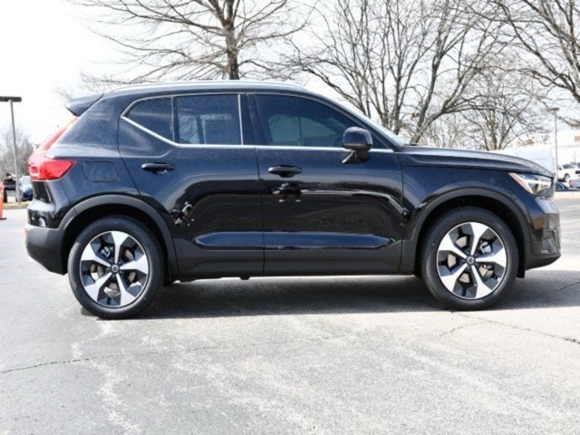 New 2025 Volvo XC40 B5 Core w/ Protection Package Premier image 8