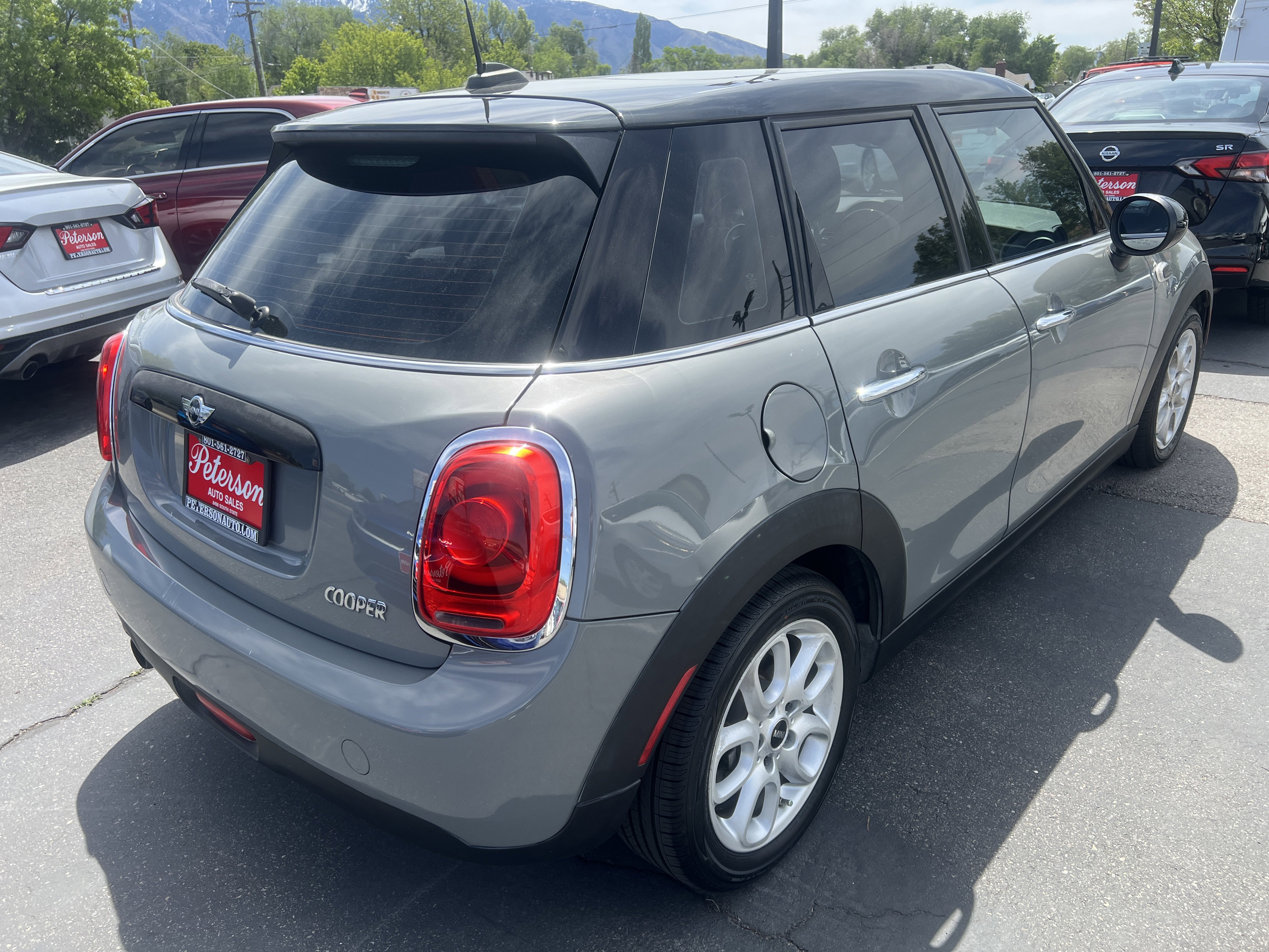 Used 2016 MINI Cooper 4-Door Hardtop FWD image 8