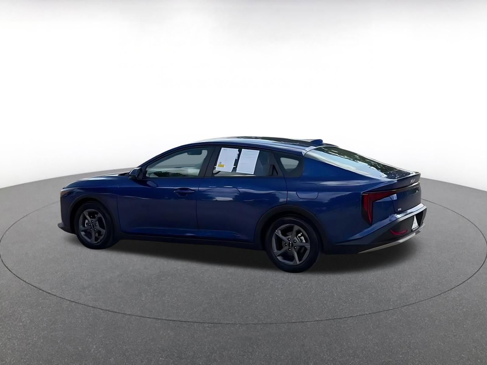 Used 2025 Kia K4 LXS image 10