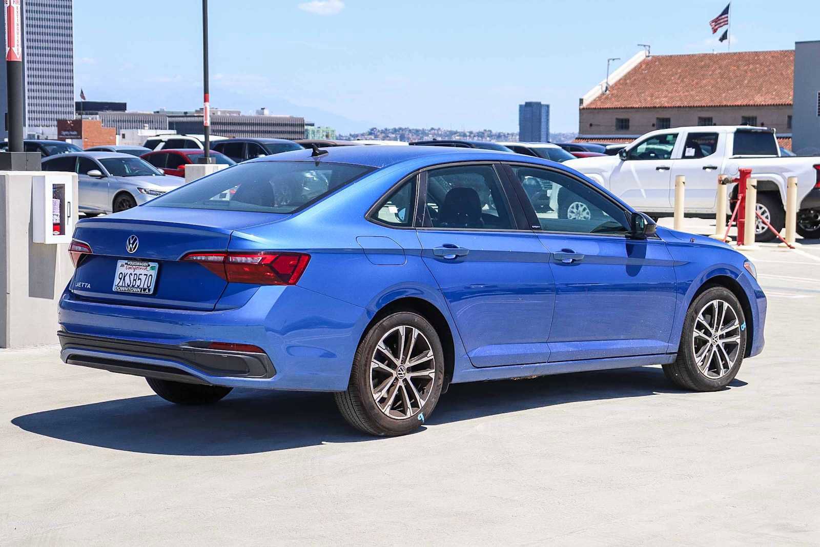 Used 2023 Volkswagen Jetta Sport FWD image 4