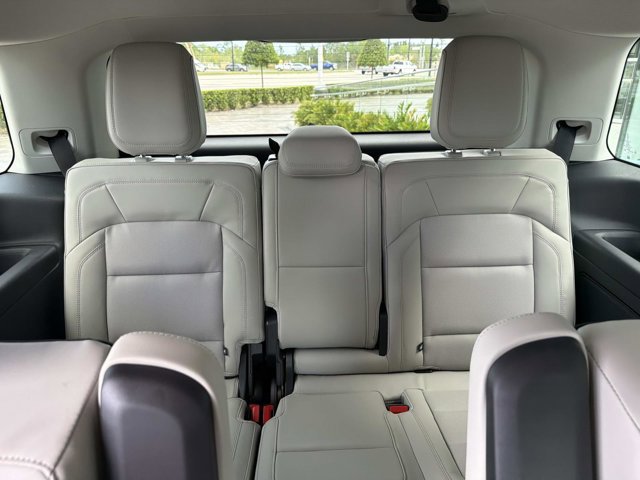 New 2026 Lincoln Navigator Premiere image 23