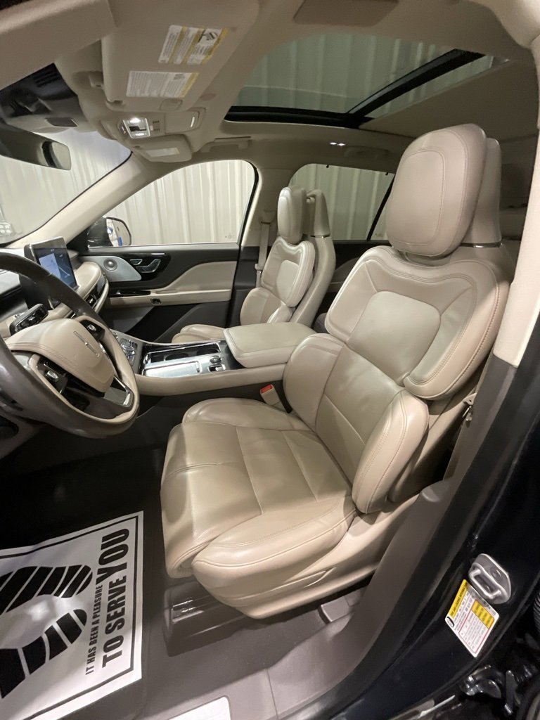 Used 2023 Lincoln Aviator Reserve w/ Equipment Group 201A image 10