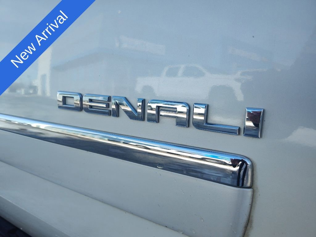 Used 2011 GMC Yukon Denali image 17