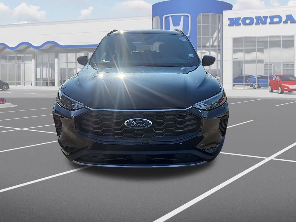 Used 2025 Ford Escape ST-Line image 2