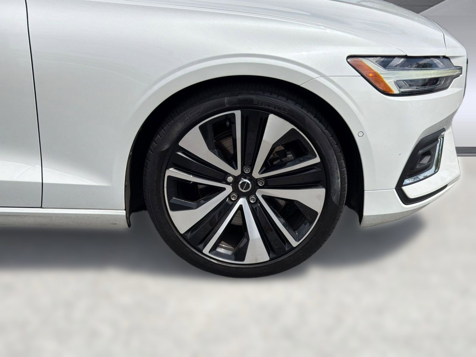 Used 2023 Volvo S60 B5 Ultimate w/ Protection Package Premier image 11