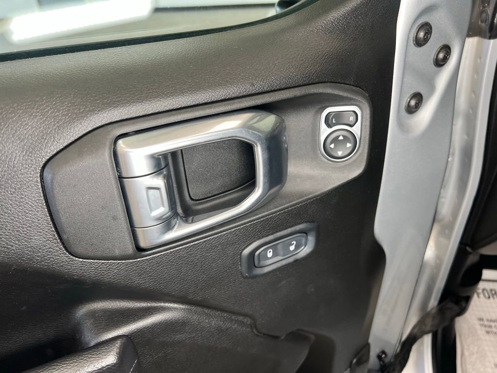 Used 2023 Jeep Wrangler Unlimited Rubicon AWD/4WD image 18